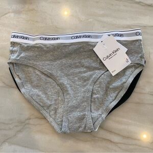 NWT 3 pair girls Calvin Klein Gray White and black Underwear size 14/16 (XL)